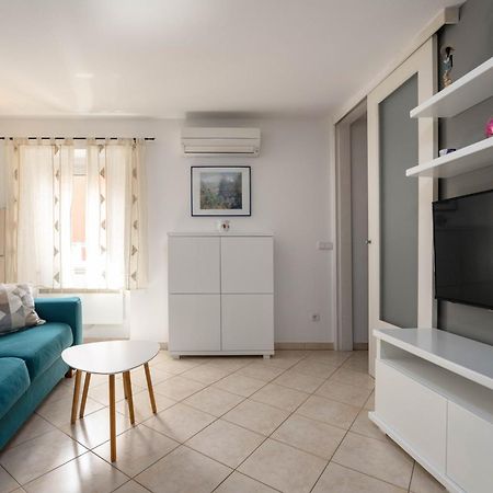 ורסאר Degrassi Square Apartments (Adults Only) מראה חיצוני תמונה