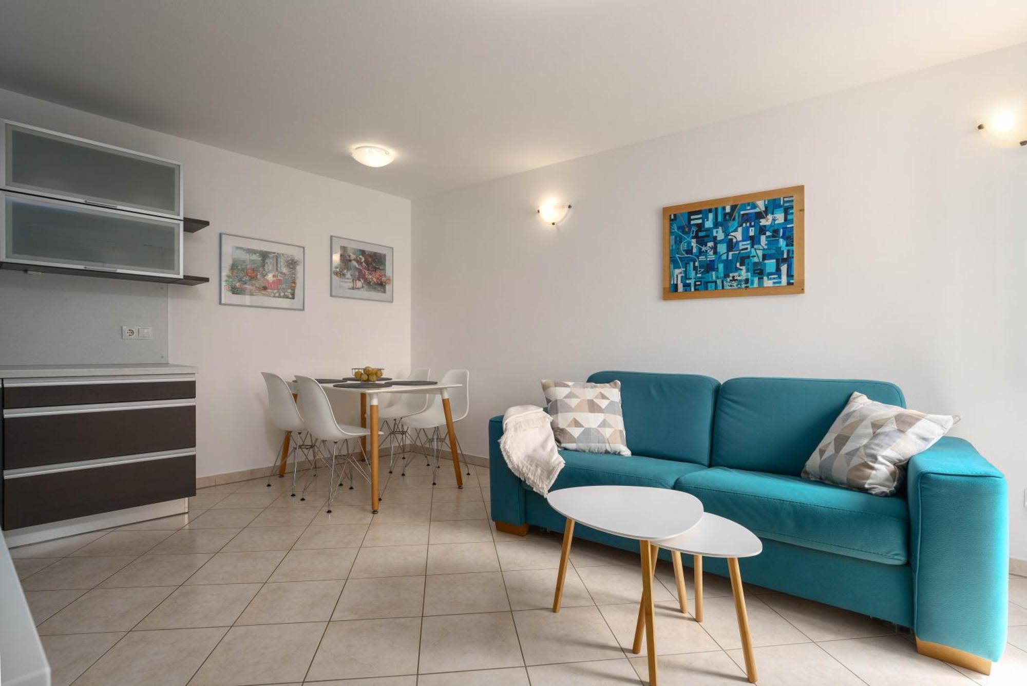 ורסאר Degrassi Square Apartments (Adults Only) מראה חיצוני תמונה