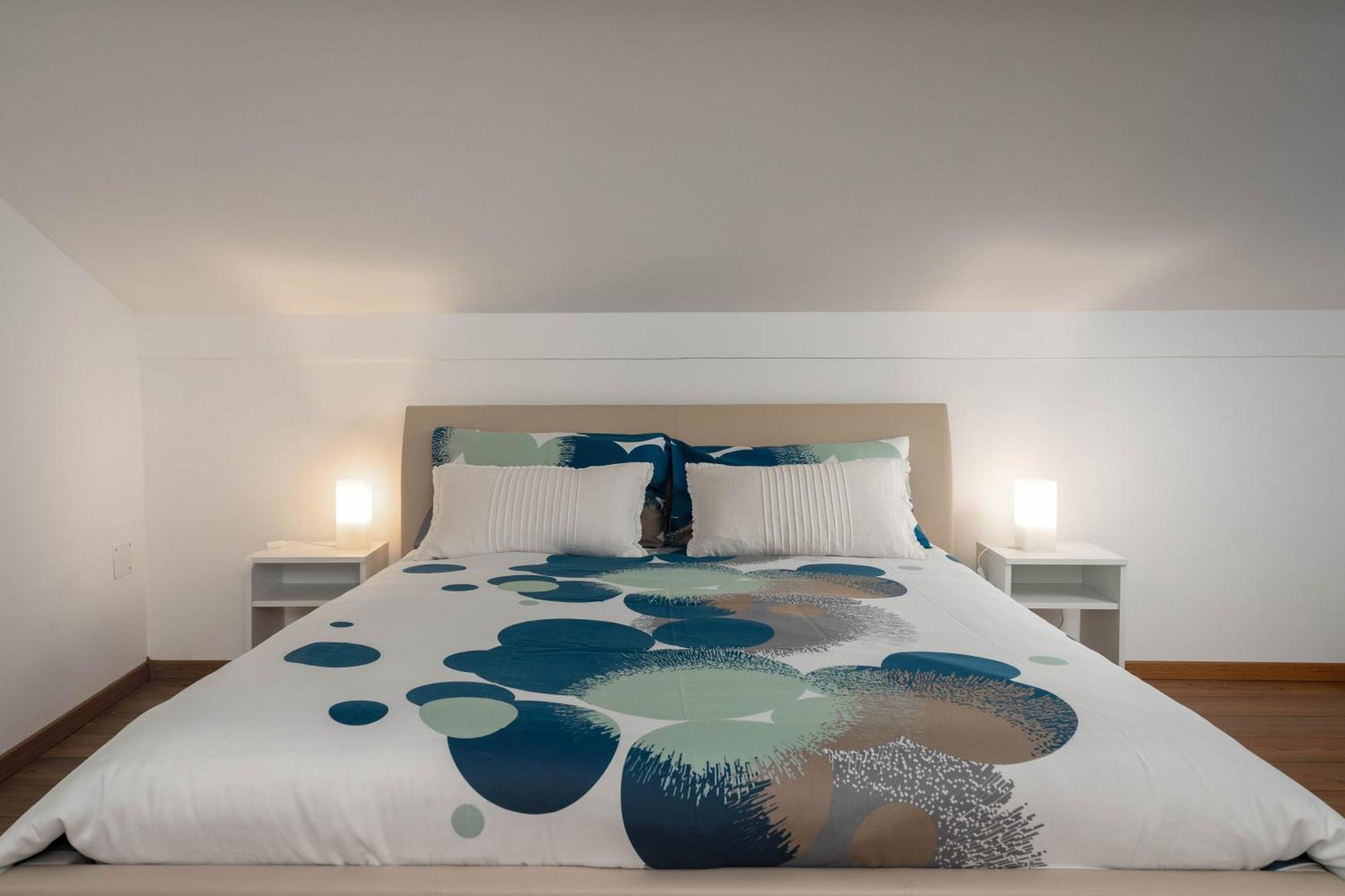 ורסאר Degrassi Square Apartments (Adults Only) מראה חיצוני תמונה